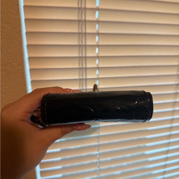COACH Black Patent Leather Turnlock Wallet - Picture 2 of 7